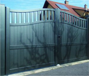 Tschoeppe Tor mit Bogen